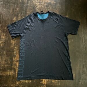 SOLD: Men’s Lululemon Blue Metal Vent Tech Short Graphic Performance Shirt XL